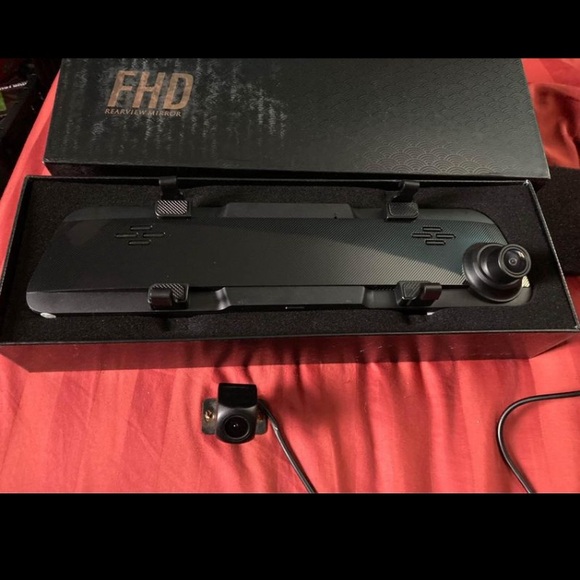 Toguard 5 inch FHD rearview mirror dashcam/backup camera - Picture 3 of 6